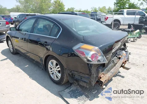 2010 Nissan Altima 2.5 S z USA, uszkodzony, nr VIN 1N4AL2AP2AC137899